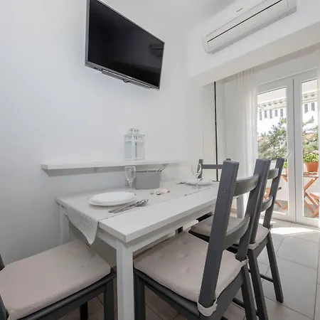 Mazuth Ii Gæstehus Banjol