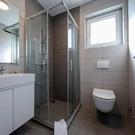 Mazuth Ii Gæstehus Banjol