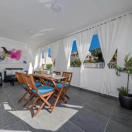 Mazuth Ii Affittacamere 4*